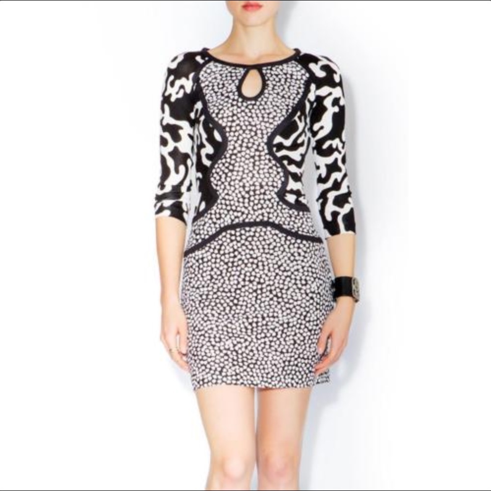 Diane Von Furstenberg Black/White Shift Dress - Picture 3 of 7